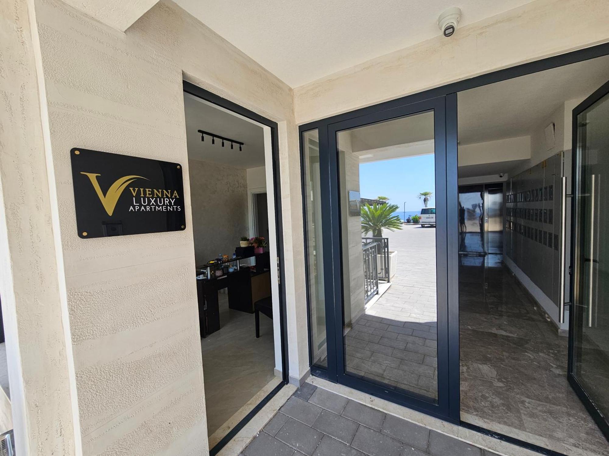 Vienna Luxury Apartments Dobra Voda Exteriör bild